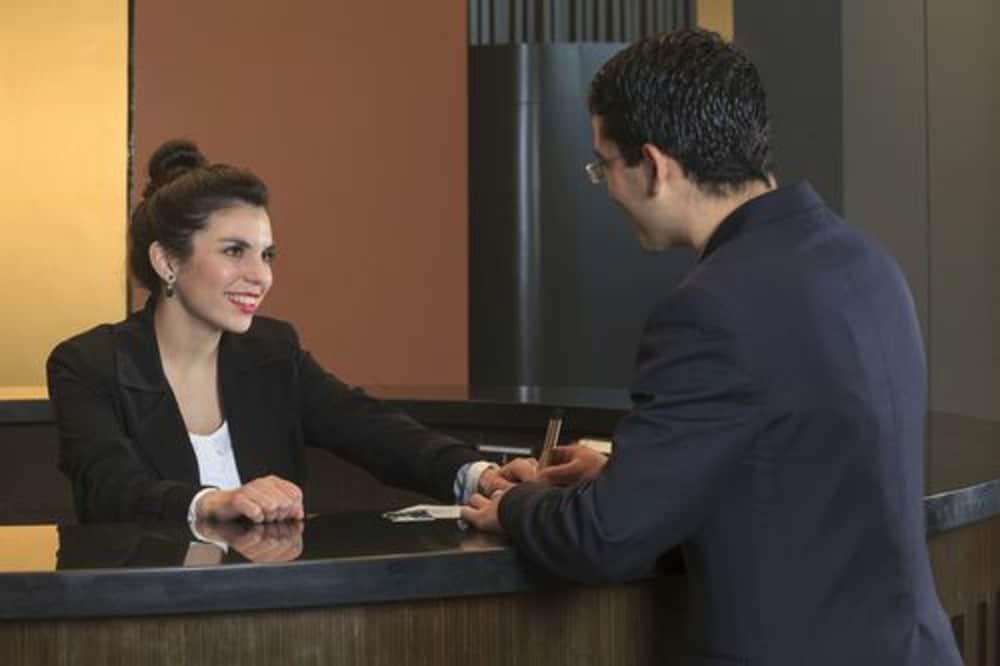 Courtyard By Marriott Santiago Airport Hotell Eksteriør bilde
