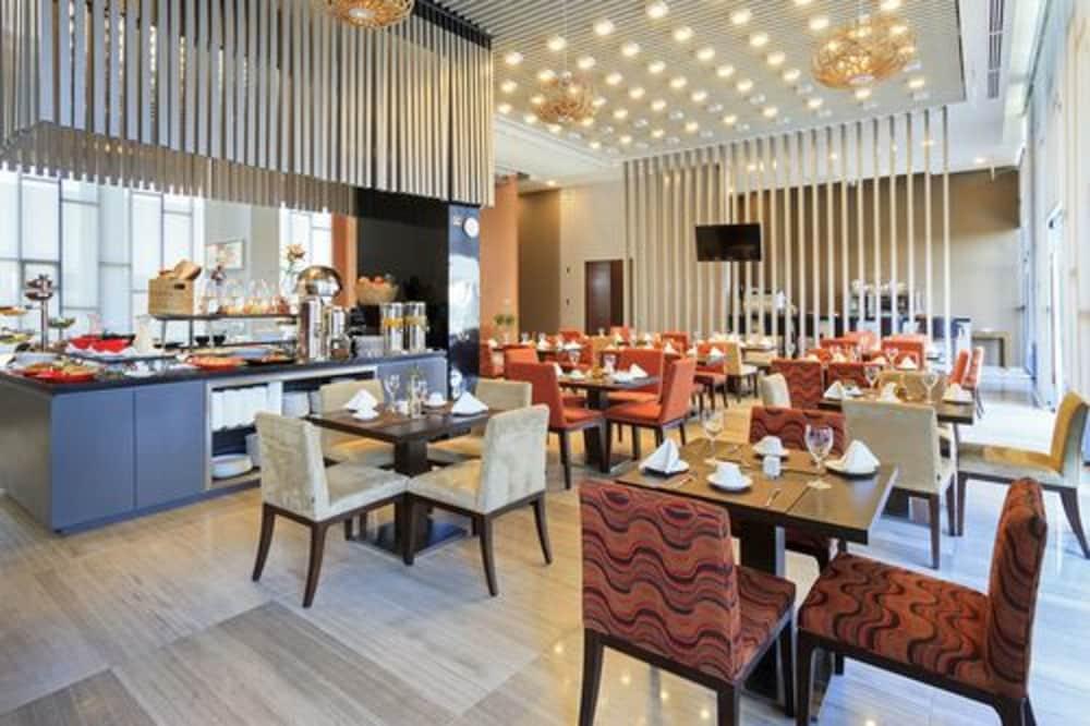Courtyard By Marriott Santiago Airport Hotell Eksteriør bilde