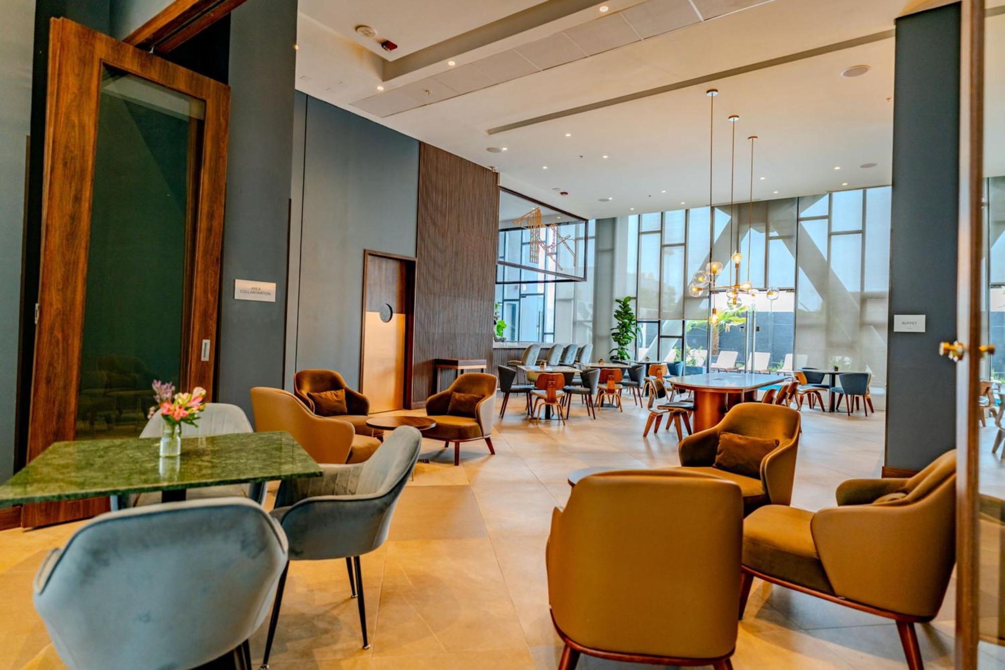 Courtyard By Marriott Santiago Airport Hotell Eksteriør bilde