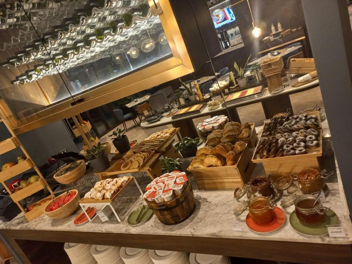 Courtyard By Marriott Santiago Airport Hotell Eksteriør bilde